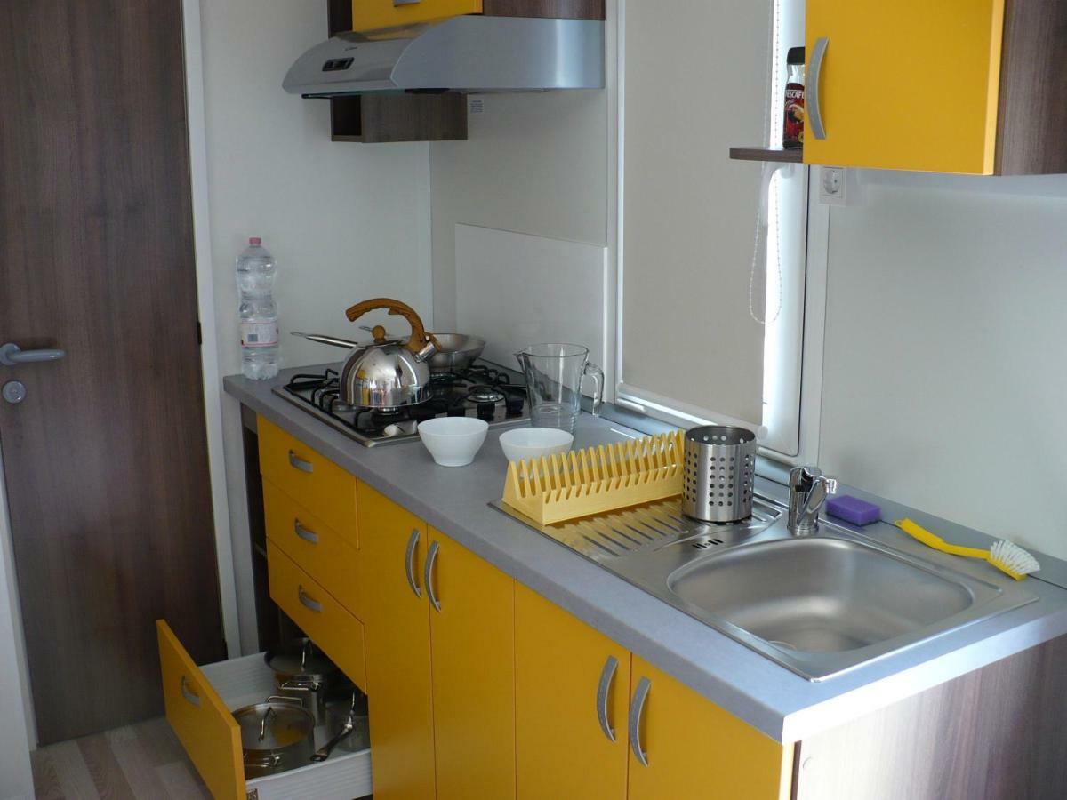 Victoria Mobilehome In Solaris Fkk Naturist Camping Resort Porec Ngoại thất bức ảnh
