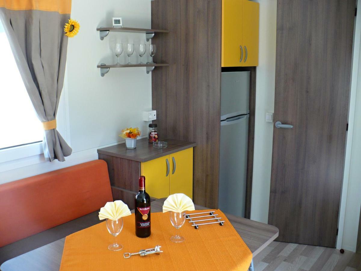 Victoria Mobilehome In Solaris Fkk Naturist Camping Resort Porec Ngoại thất bức ảnh