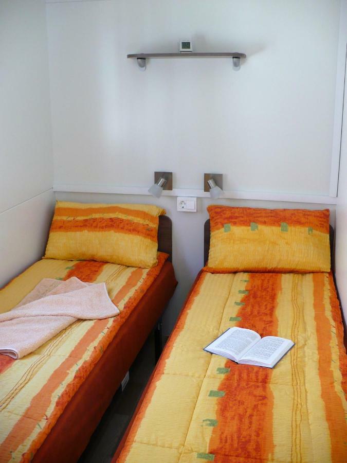 Victoria Mobilehome In Solaris Fkk Naturist Camping Resort Porec Ngoại thất bức ảnh